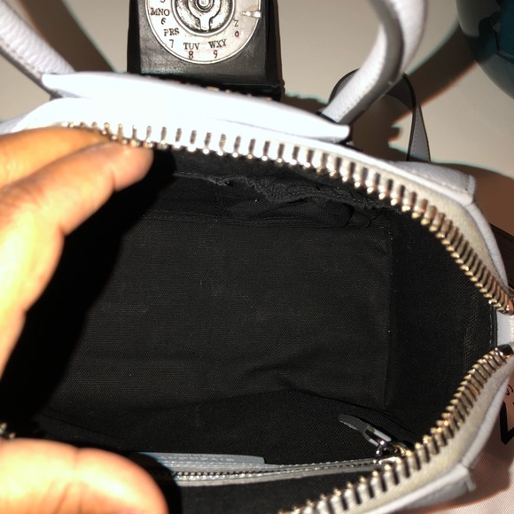 Givenchy Mini Antigona - Picture 3 of 8